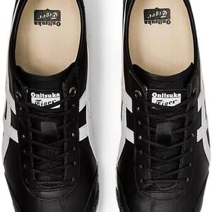 Onitsuka Tiger Mexico 66 by Asics Black and White Shoes men 7.5 / women 9.5 NIB